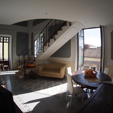 Casa Felice Nel Centro Storico, Tra Etna E Mare Apartment คาตาเนีย ภายนอก รูปภาพ