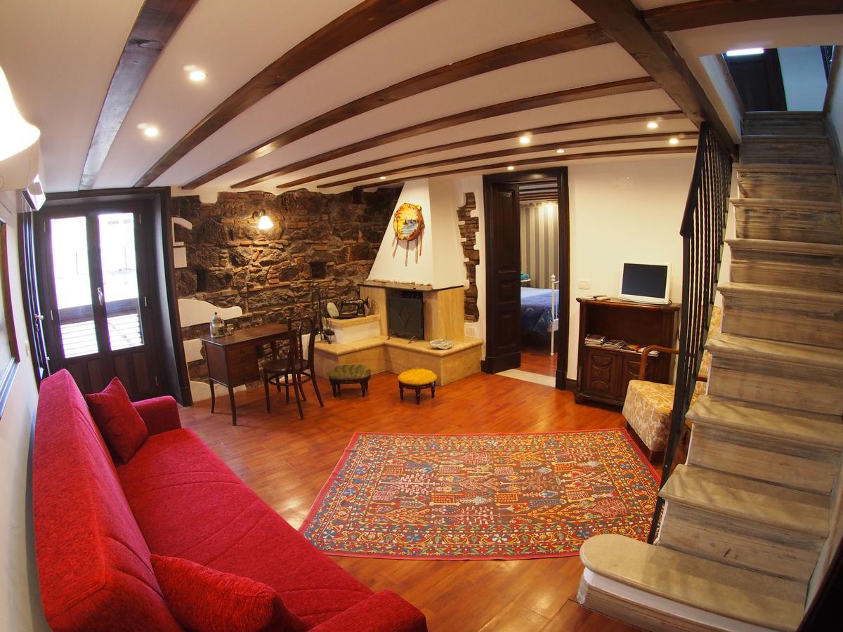 Casa Felice Nel Centro Storico, Tra Etna E Mare Apartment คาตาเนีย ภายนอก รูปภาพ