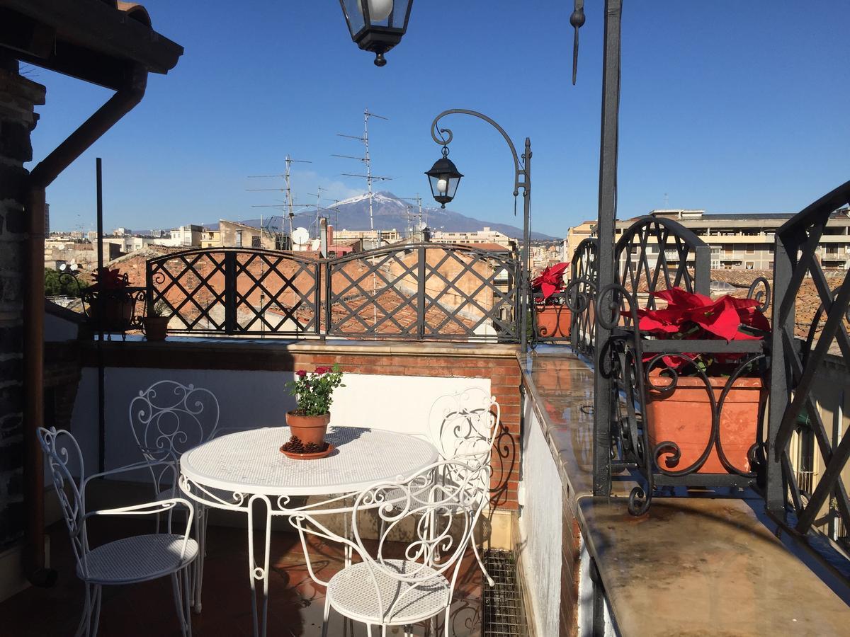 Casa Felice Nel Centro Storico, Tra Etna E Mare Apartment คาตาเนีย ภายนอก รูปภาพ